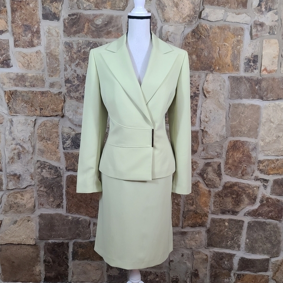 TAHARI 12 Asymmetrical Skirt Suit Set - Picture 2 of 7